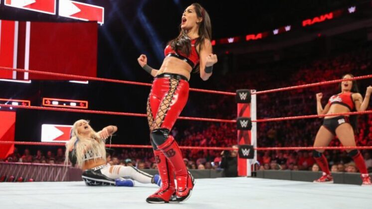 Brie Bella critica o atual estado da divisão feminina da WWE