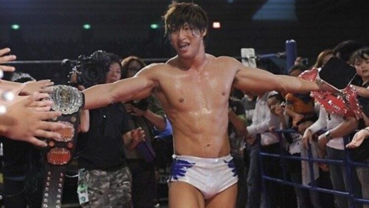 NJPW confirma que Kota Ibushi sofreu um deslocamento em seu ombro