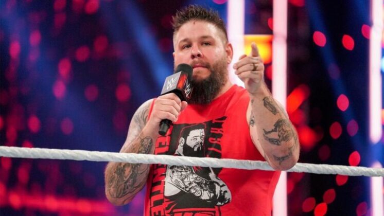 Kevin Owens briga com fã nas redes sociais após ser chamado de “saco gordo e preguiçoso”