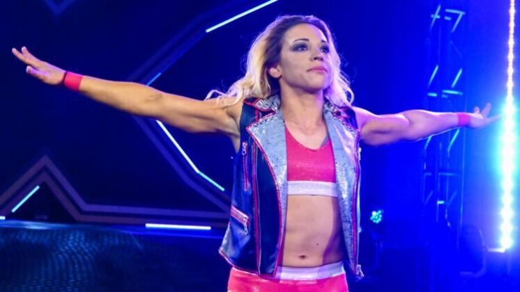 Zoey Stark ajuda Trish Stratus a derrotar Becky Lynch no WWE Night of Champions