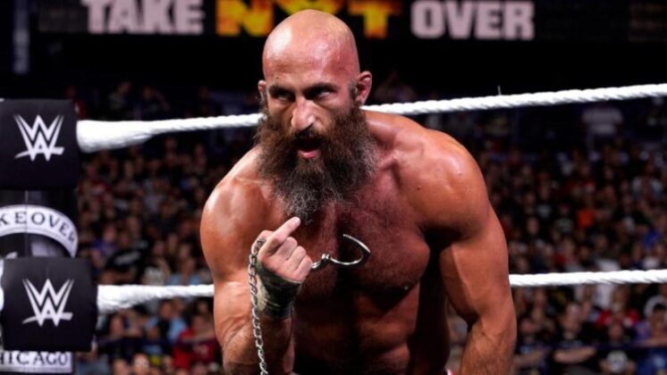 Ex-campeão Universal reage a Ciampa no elenco principal