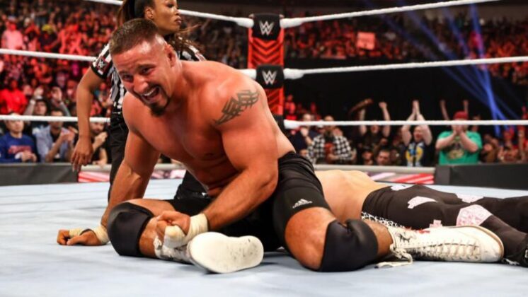 Vitória de Bron Breakker no RAW foi uma decisão de última hora