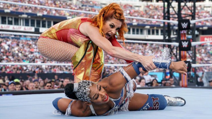 Revelado o possível motivo pelo qual Becky Lynch sofreu “face-turn” no WWE SummerSlam