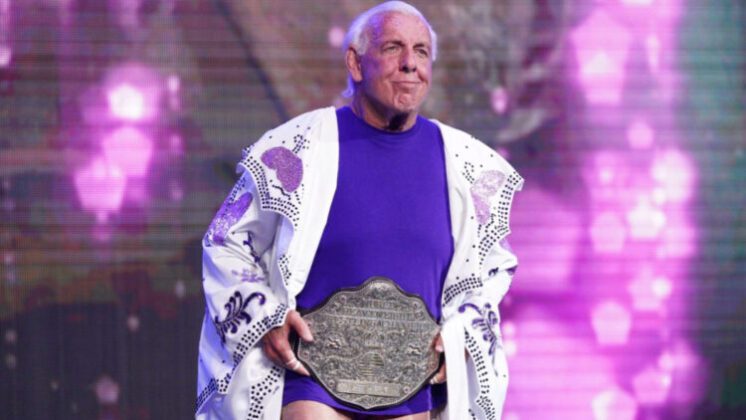 Ric Flair chama Vince McMahon de seu ‘herói’