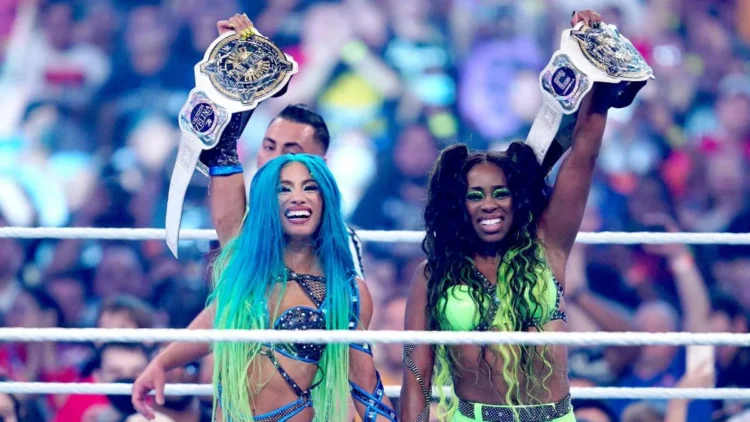 Informações de bastidores sobre o futuro de Sasha Banks e Naomi na WWE