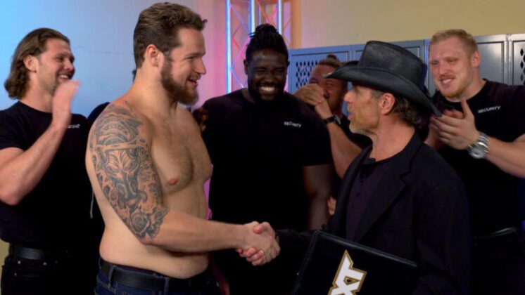 Shawn Michaels oferece contrato do WWE NXT para Hank Walker