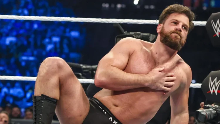Drew Gulak faz aparição surpresa no WWE NXT