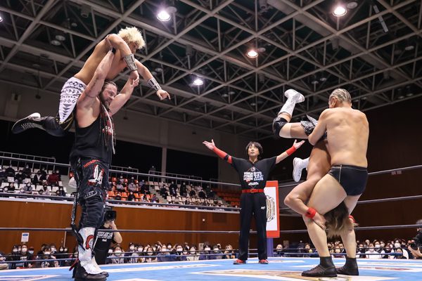 Cobertura: NJPW Super Jr. Tag League e World Tag League – Dia 14 – Punhos no céu!