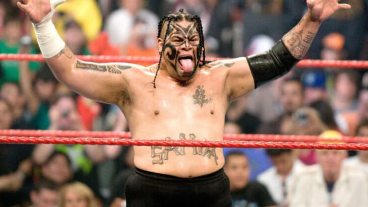 The Bloodline presta homenagem a Umaga no WWE RAW