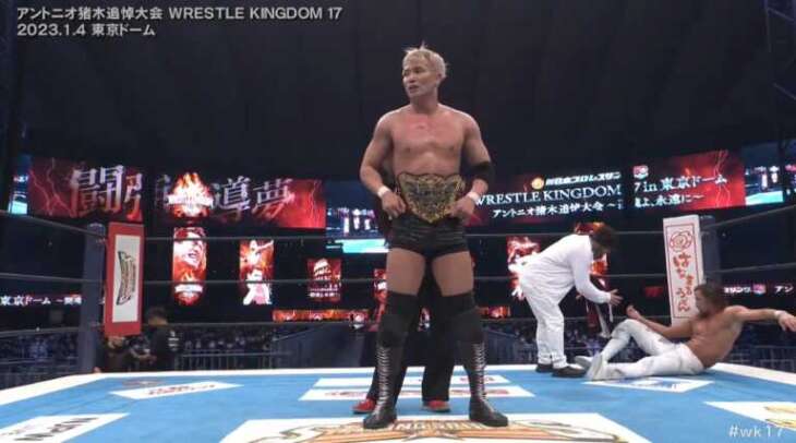 Kazuchika Okada conquista o IWGP World Heavyweight Championship
