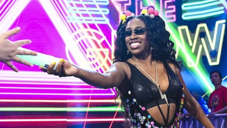 Naomi tem poucas chances de retornar a WWE