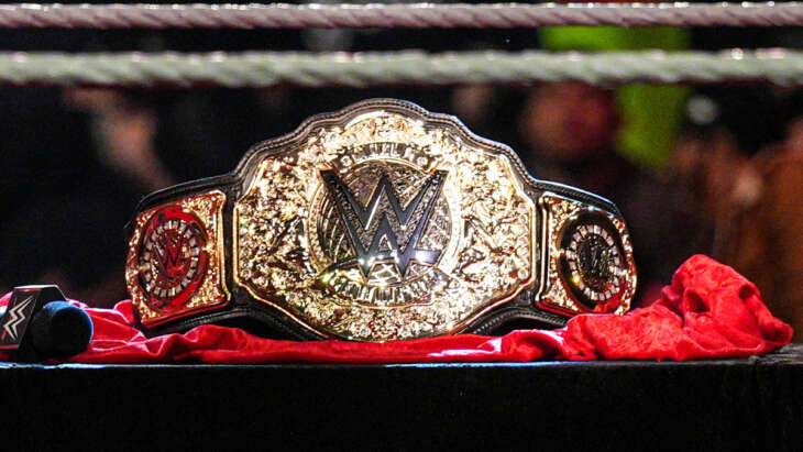 Corey Graves acredita que o novo World Heavyweight Champion se sentirá inferior a Roman Reigns