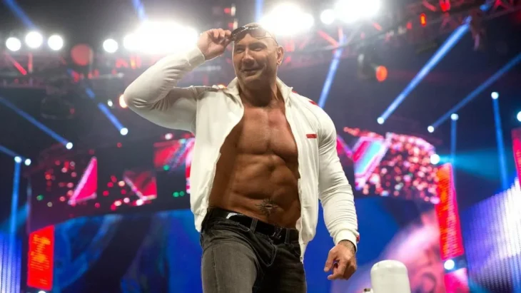Batista é visto treinando com WWE Superstar