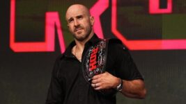 Claudio Castagnoli vs. Mark Briscoe é anunciado para o ROH Death Before Dishonor 2023