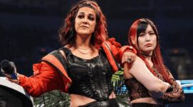 Combate de duplas feminina acontecerá no WWE SmackDown