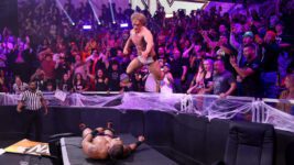 Ilja Dragunov vence trilogia com Carmelo Hayes e mantém o NXT Championship