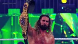 Seth Rollins mantém o World Heavyweight Championship no WWE Crown Jewel
