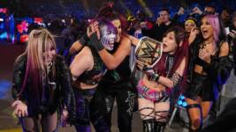 Damage CTRL reage a interferência de Bayley no WWE SmackDown