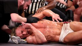 'Kayfabe' de lesão envolvendo Ilja Dragunov e Ridge Holland não foi bem aceito no WWE NXT