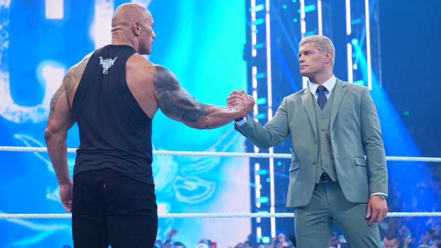 Fãs se manifestam a favor de Cody Rhodes e contra The Rock no WWE RAW