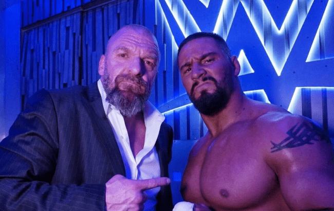 Triple H celebra chegada de Bron Breakker no WWE SmackDown