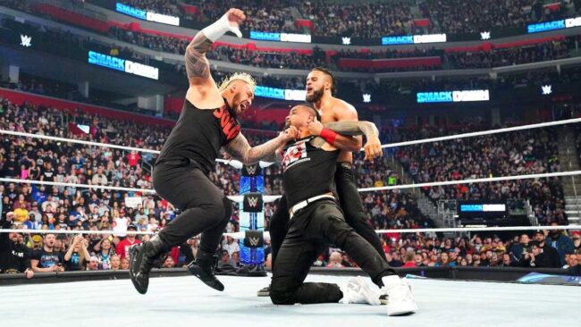 Tama Tonga faz a sua estreia na WWE e expulsa Jimmy Uso da The Bloodline