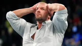 Former WWE Champion Attacks Fan During Wrestling Event
