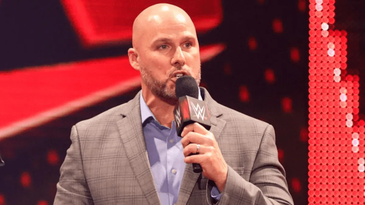 Adam Pearce Returns To WWE SmackDown Tonight