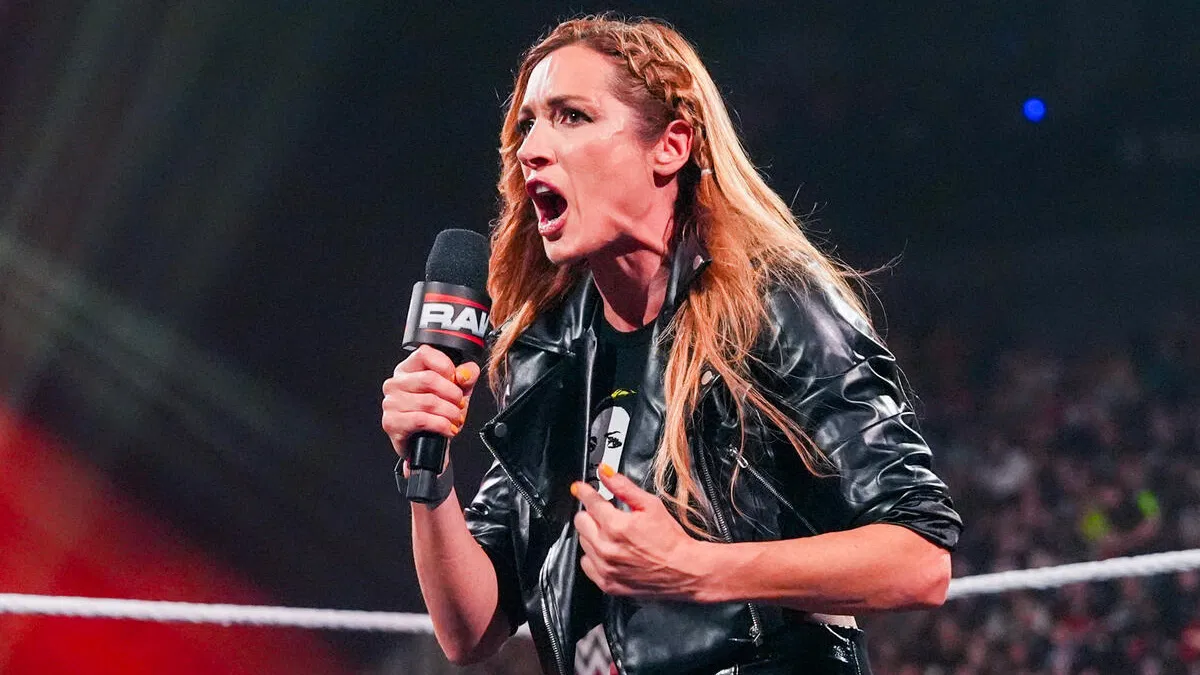Becky Lynch Caught in Major Brawl on WWE RAW