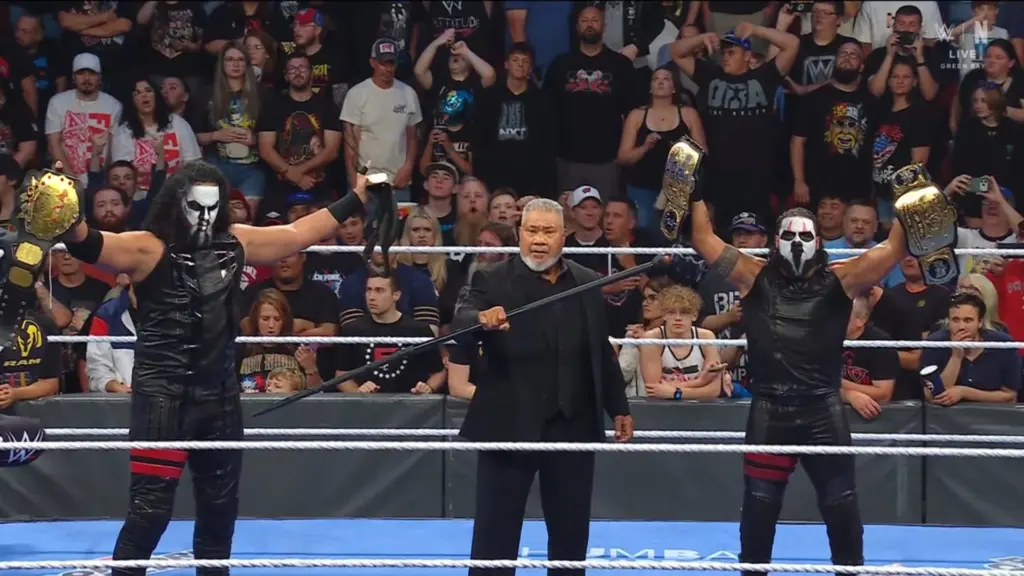 ‘New The Bloodline’ Forms on WWE SmackDown, Takes Aim at Tag Team Division