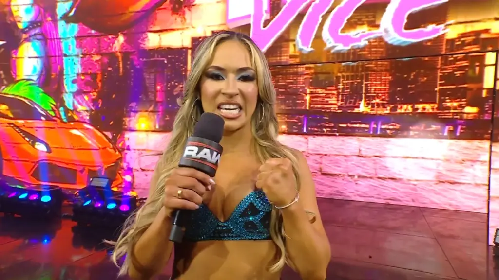 Lola Vice Officially Signs With WWE RAW